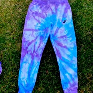 PN each item will be unique and may not be like in the picture. the fun tied dye